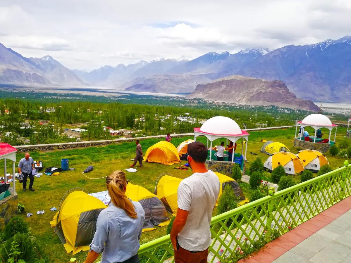 Hotel Mountain Lodge Skardu Buitenkant foto