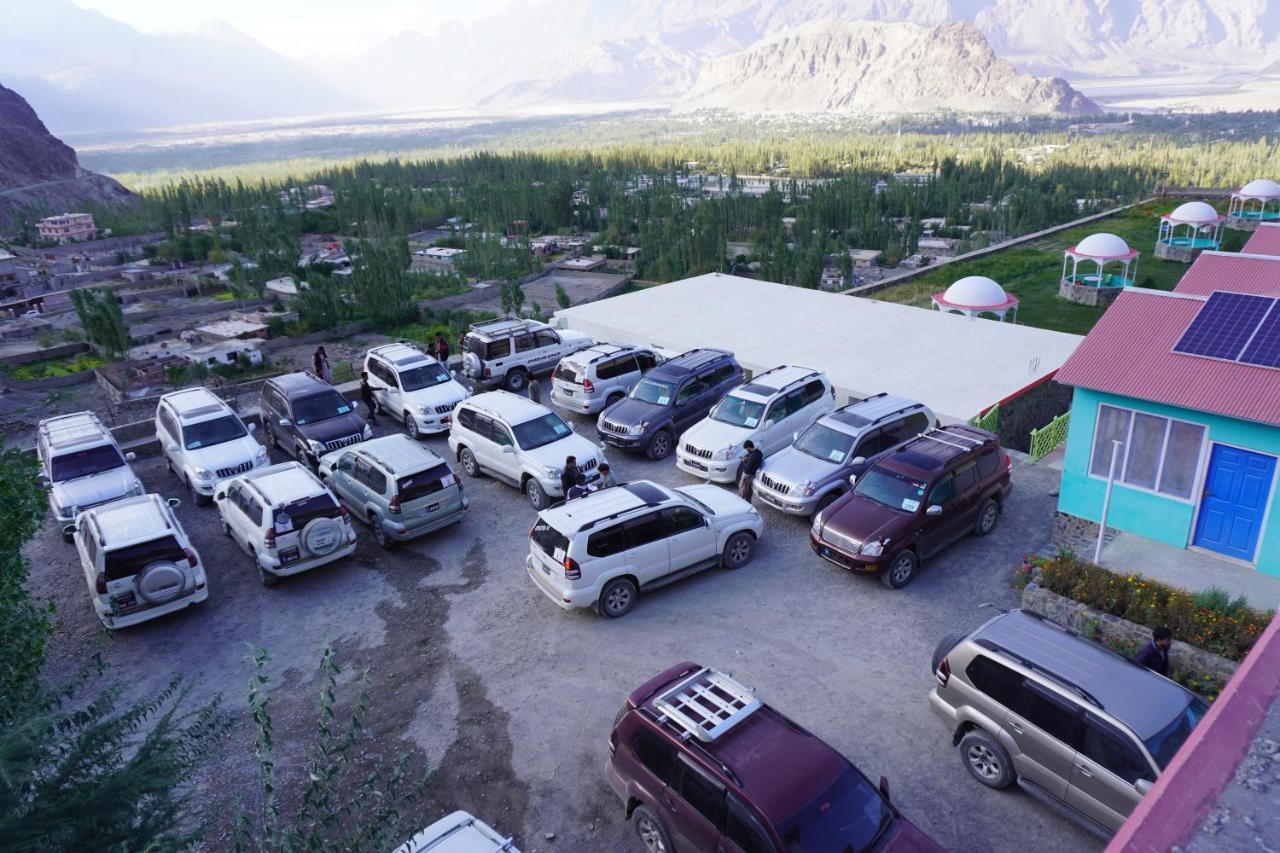 Hotel Mountain Lodge Skardu Buitenkant foto