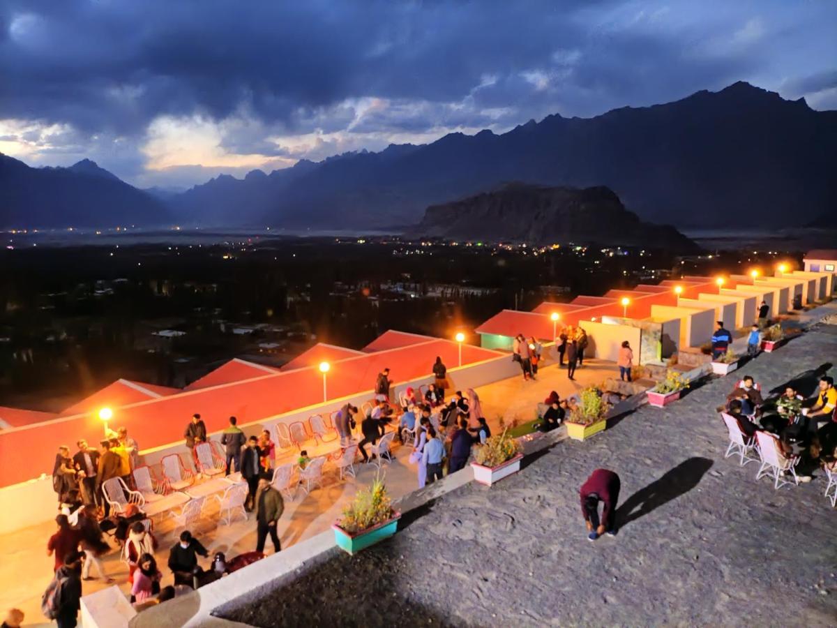 Hotel Mountain Lodge Skardu Buitenkant foto