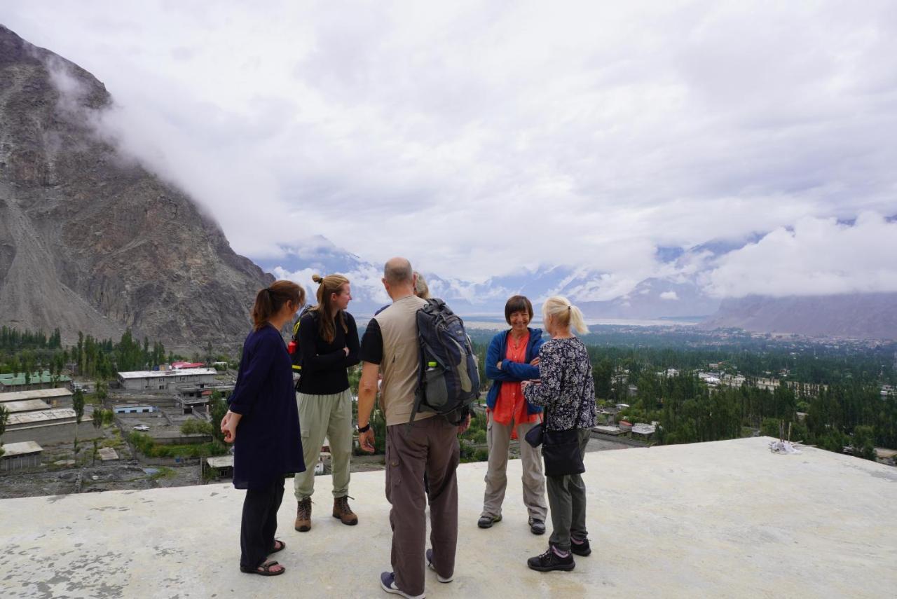 Hotel Mountain Lodge Skardu Buitenkant foto