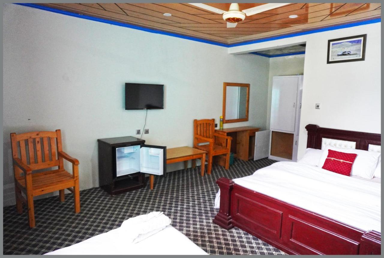 Hotel Mountain Lodge Skardu Buitenkant foto