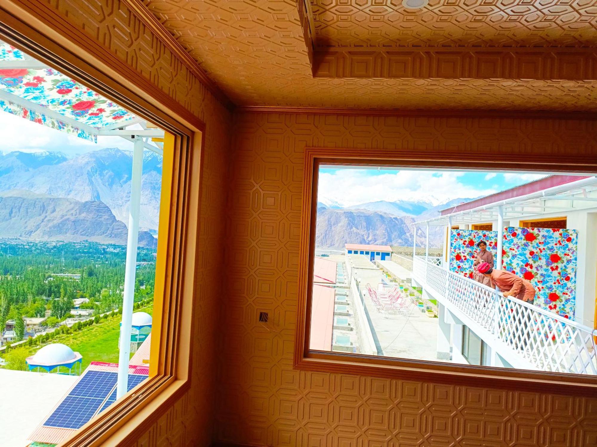 Hotel Mountain Lodge Skardu Buitenkant foto
