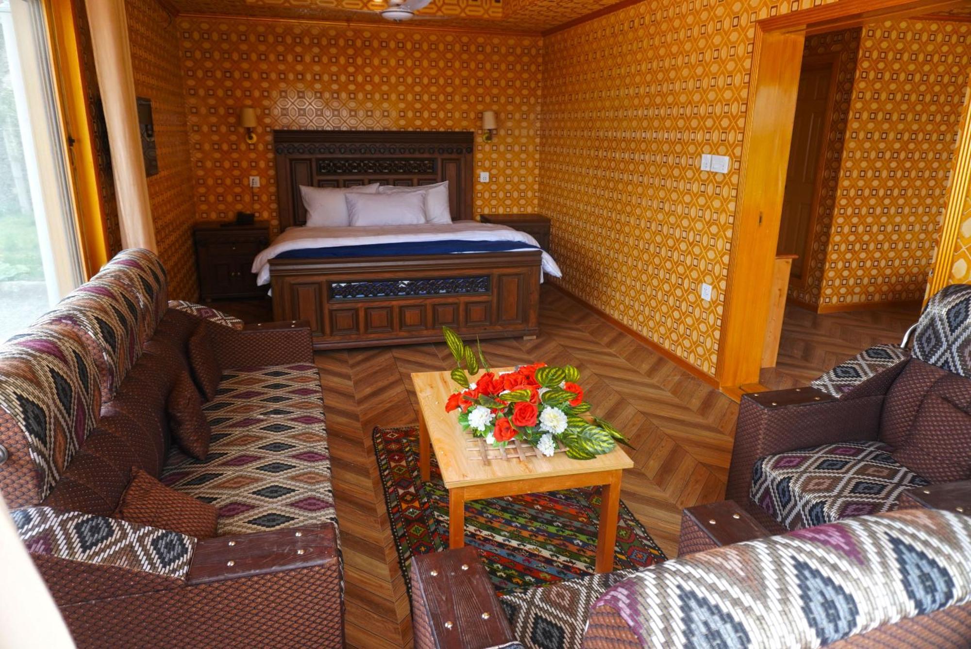 Hotel Mountain Lodge Skardu Buitenkant foto