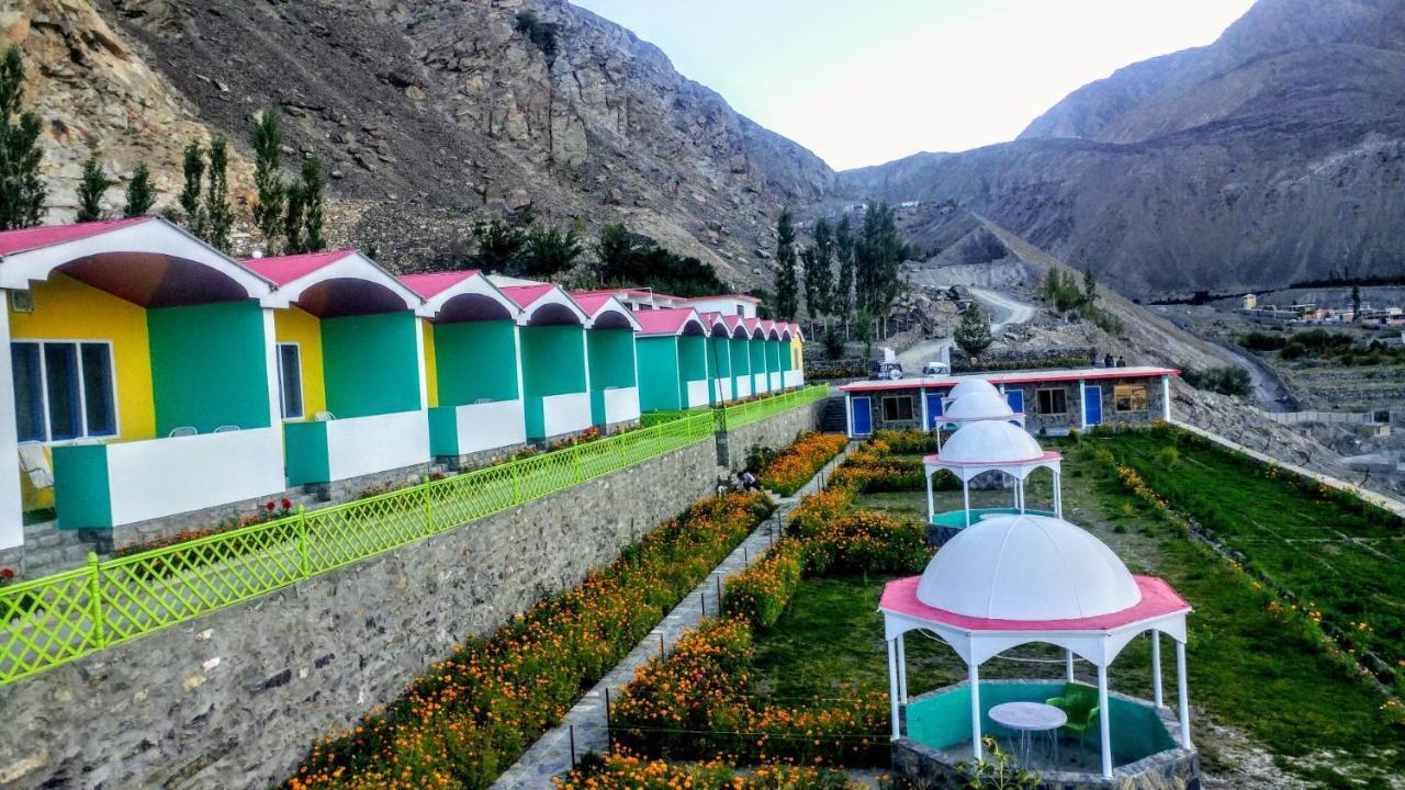 Hotel Mountain Lodge Skardu Buitenkant foto